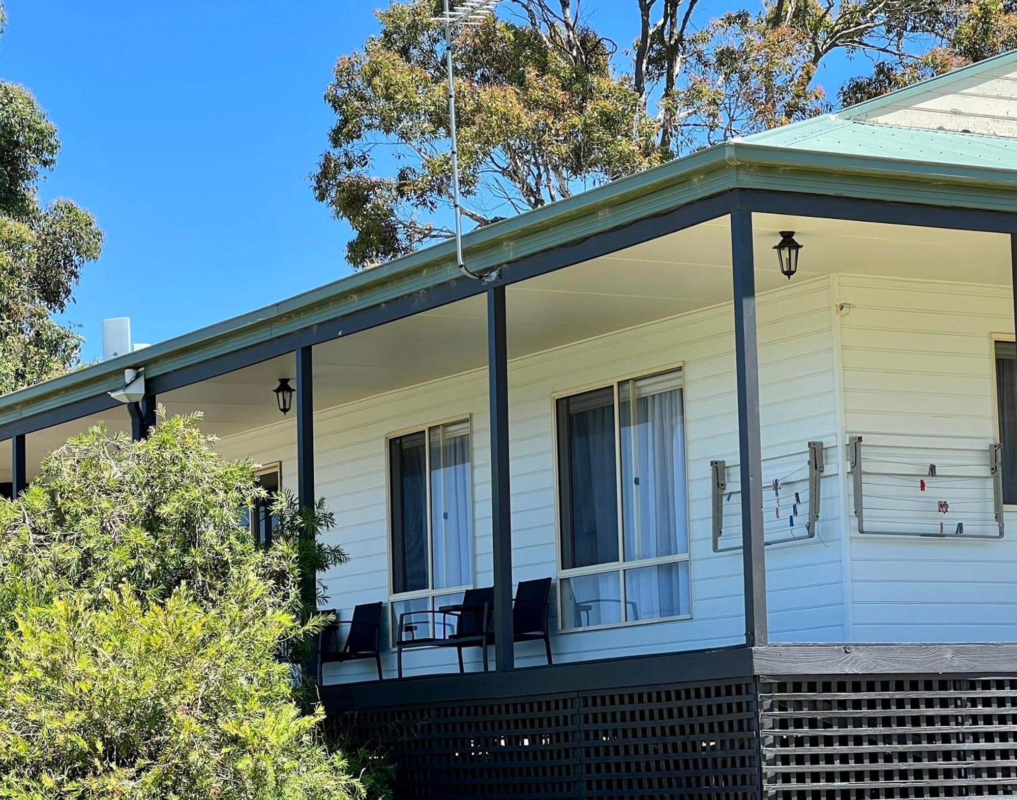 Promhills Cabins Lodge *